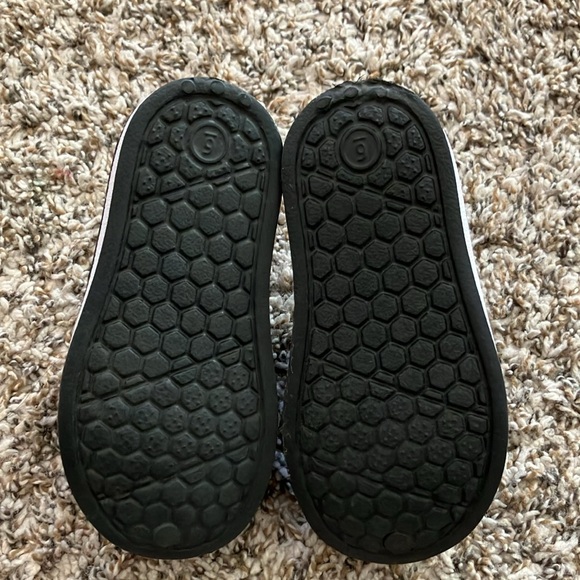 Cat & Jack toddler slip on water shoes - Picture 3 of 7